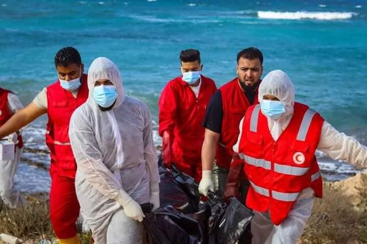 Libyan Red Crescent recovers 43 bodies of migrants from the sea. - Libya