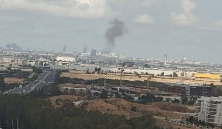 The Yemeni missile hits the vicinity of the Israeli Ben Gurion Airport as a result of an unprecedented failure of Israeli air defenses, 4 May 2025. (Nova news photo)