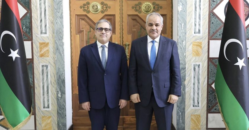 US Chargé d’Affaires Reviews Measures of Economic Measures with CBL’s Governor